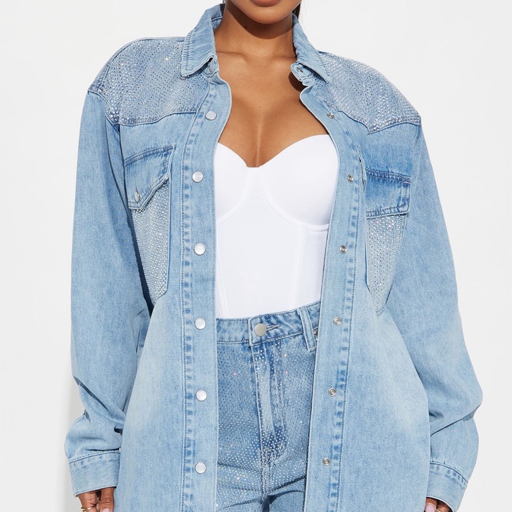 Embellished Denim
Shacket - Light Wash size M